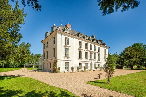 Chateau Coeur - Eight Bedroom Castle, Sleeps 14