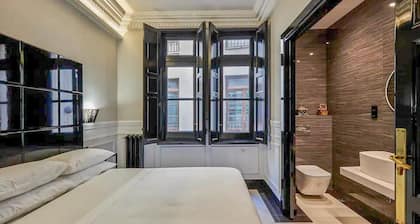 Apartment Gran Via - Five Bedroom Villa, Sleeps 10