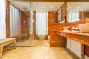 Hårtork och handdukar