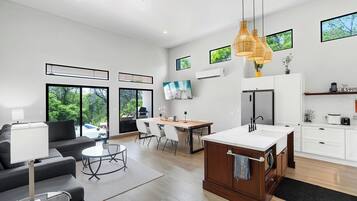 House, Garden View | Living area | TV
