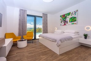 4 chambres, fer et planche à repasser, accès Internet, draps fournis