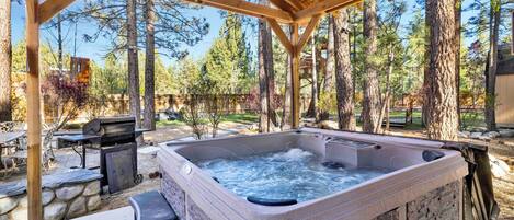 Cabin, Multiple Beds, Hot Tub, Mountain View (2546) | Terrace/patio