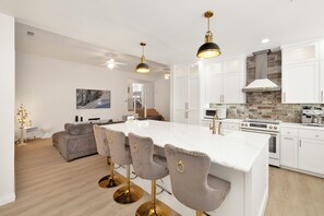 Kabin, Beberapa Tempat Tidur, hot tub, pemandangan gunung (2524) | Dapur pribadi | Mesin pembuat kopi/teh