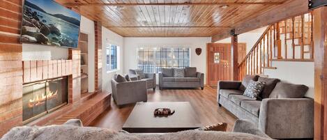 Cabin, Multiple Beds, Hot Tub, Mountain View (2530) | Living area