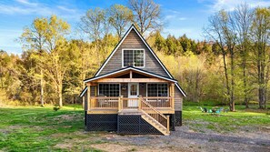 Exterior - NEW creekside Home w Firepit BBQ Kayak Pets (Cold Brook)