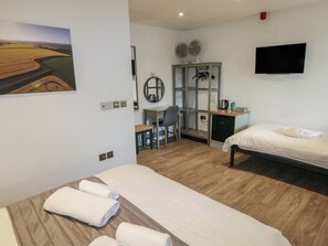 1 Schlafzimmer, individuell dekoriert, individuell eingerichtet