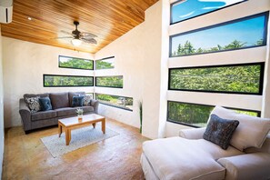 하우스, 정원 전망 | 거실 공간