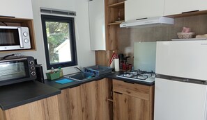 Frigorifero, microonde, forno, macchina per tè/caffè