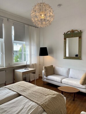 1 Schlafzimmer, Schreibtisch, laptopgeeigneter Arbeitsplatz