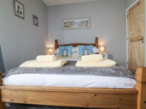 2 bedrooms, individually decorated, individually furnished, free WiFi