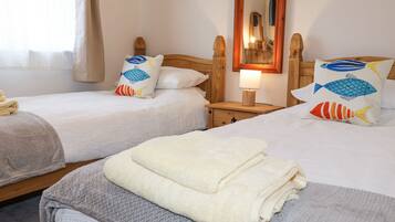 2 phòng ngủ, trang trí khác biệt