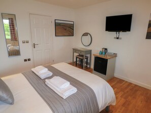 1 bedroom, individually decorated, individually furnished, free WiFi - Chestnut (Cowbridge)