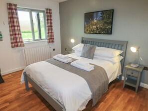 1 bedroom, individually decorated, individually furnished, free WiFi