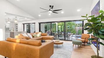 Smart TV, lareira, pebolim