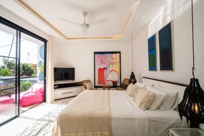 3 habitaciones, caja de seguridad en la habitación y escritorio