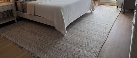 2 bedrooms, desk, travel crib, free WiFi