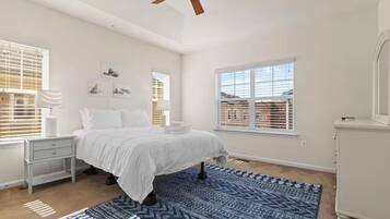 4 多间卧室、熨斗/熨衣板、WiFi、床单