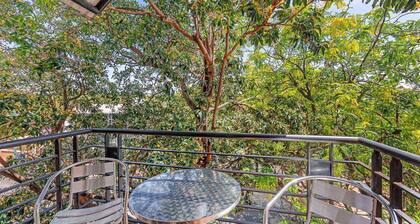 2 BR Apartment with Car Parking on Melbourne Street