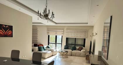 3-bedroom apartment in cool Giza Governorate with AC, WiFi