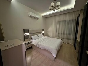 3 bedrooms, WiFi, bed sheets
