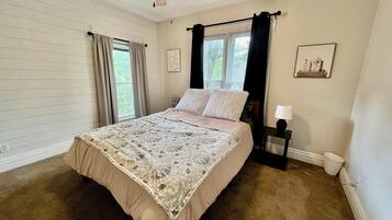 4 bedrooms, free WiFi, bed sheets
