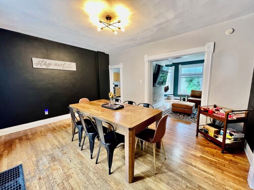 The White House - Close to campus + downtown - lots of room for everyone