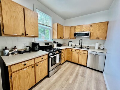 The White House - Close to campus + downtown - lots of room for everyone
