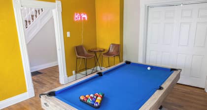 The White House - Close to campus + downtown - lots of room for everyone