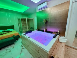 Luxury Room, Balcony | Private spa tub - Dream Room (Mercato San Severino)