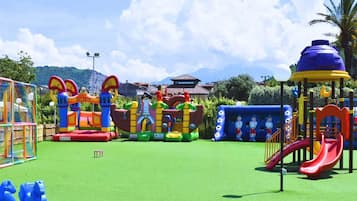 Children’s play area – outdoor