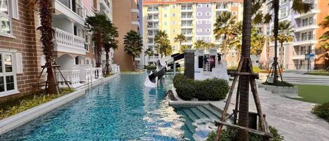 3 piscine all'aperto