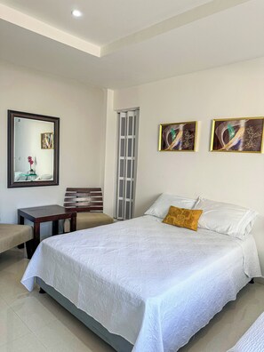 Comfort Triple Room, Housekeeping, Courtyard View | Free WiFi, bed sheets - CASA VERANO SAN ANDRES (San Andrés)