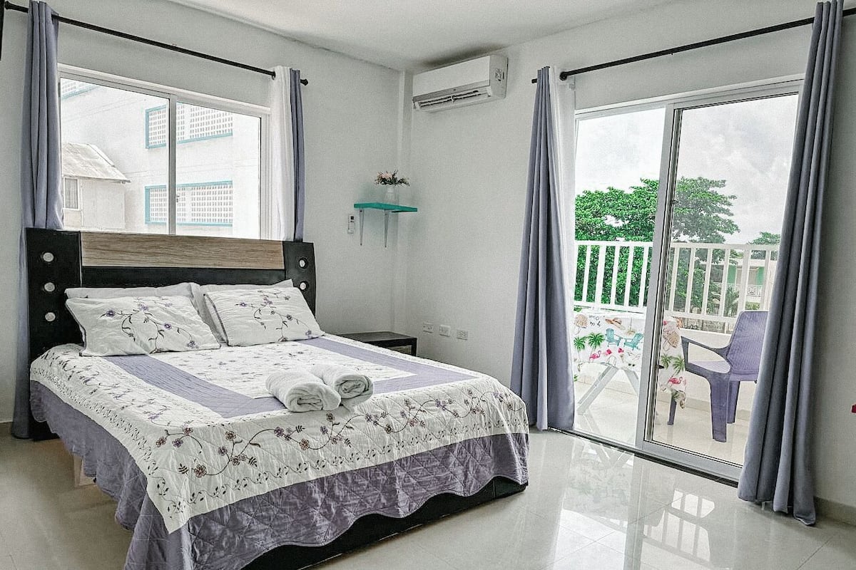 Tripla Comfort, vista cortile | Wi-Fi gratuito, lenzuola