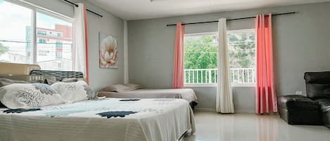 Family Room | Free WiFi, bed sheets