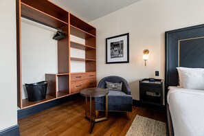 4BR Incredible Group Penthouse + Private Patio | The Mayfair | Innenbereich