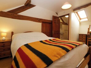 2 bedrooms, individually decorated, individually furnished, free WiFi