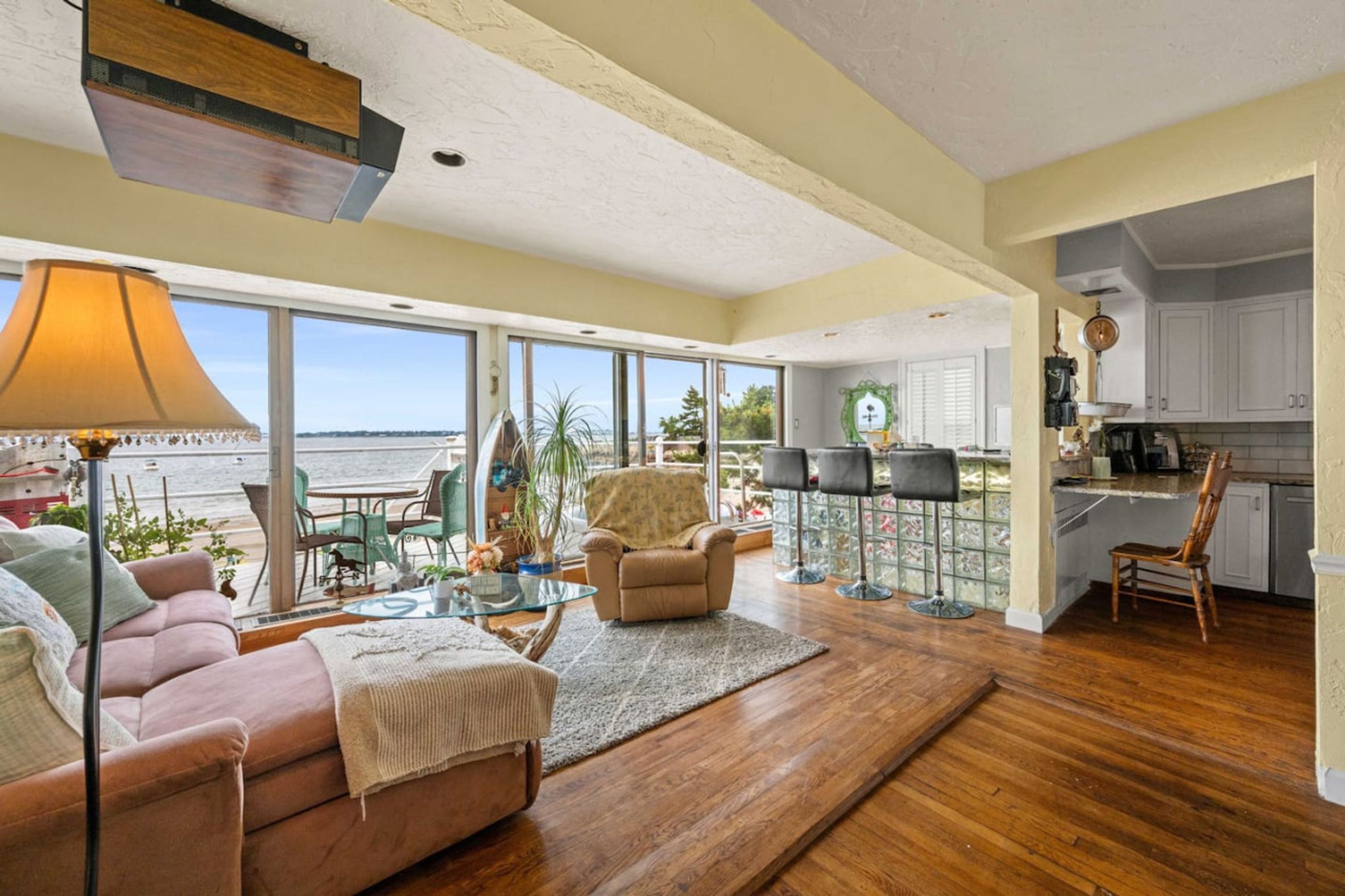 Apartemen | 2 kamar tidur dan meja kerja