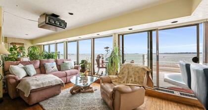 Coastal Charm Lobster Ch Teau
