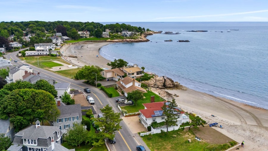 Coastal Charm Lobster Ch Teau