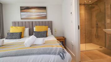 2 bedrooms, individually decorated, individually furnished, free WiFi