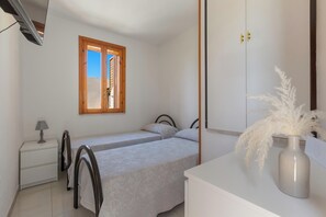 2 chambres, fer et planche à repasser, accès Internet