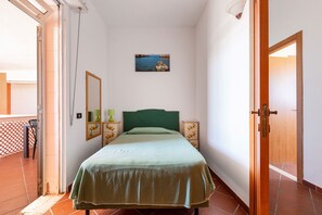 3 bedrooms, iron/ironing board