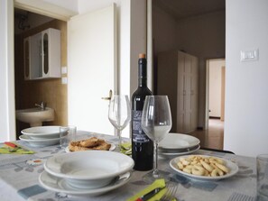 Casa, 2 quartos | Sala de jantar