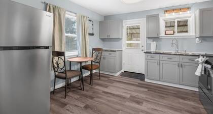 Cozy 2BR Home: With Lake Access and Work Space