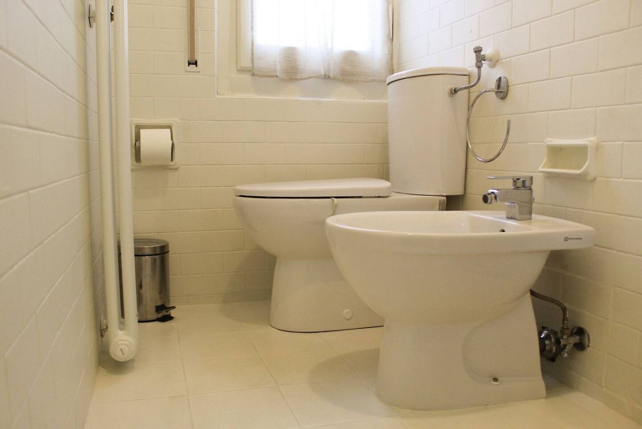 Dusche, Haartrockner, Bidet