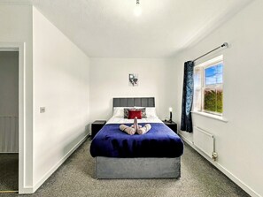 6 chambres, fer et planche à repasser, Wi-Fi gratuit, draps fournis