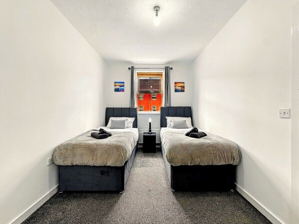6 chambres, fer et planche à repasser, Wi-Fi gratuit, draps fournis