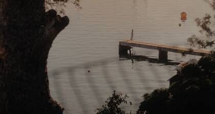 Vacation home right on the water, ideal for families and water sports enthusiasts.
