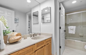 Condo, Plusieurs lits (Ebb Tide 301) | Salle de bain