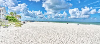 Holiday Villas III #109 - Sea You at the Beach